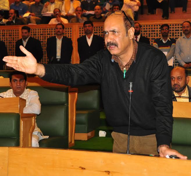 Govt pursuing 2014 flood relief package with New Delhi: Basharat Bukhari